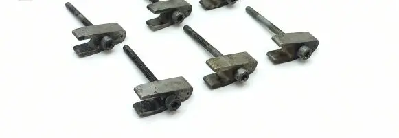 Jeep Grand Cherokee (WK) Fuel Injector clamp holder