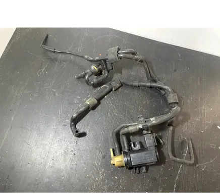 Volkswagen Touran I Turbo solenoid valve 1K0906627A 05T334 70086800