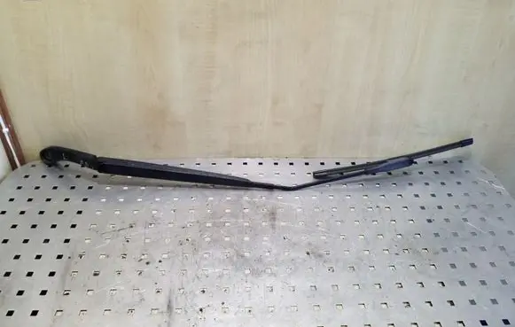 Nissan Qashqai+2 Front wiper blade arm 80017917A