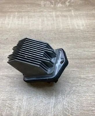 Mazda 6 Heater blower motor/fan resistor PM010010B