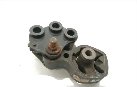 Mazda 6 Engine mounting bracket
