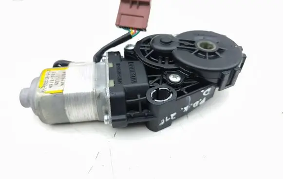 Honda CR-V Seat adjustment motor 585236200 M1TSUBA WR12762