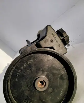 Mercedes-Benz E W211 Power steering pump A0034664301