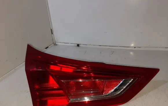 Toyota Auris E180 Tailgate rear/tail lights 05180238 02268 E1100100