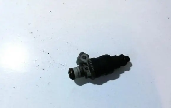Audi A4 S4 B5 8D Fuel injector 078133551n