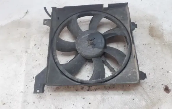 Hyundai Elantra Radiator cooling fan shroud