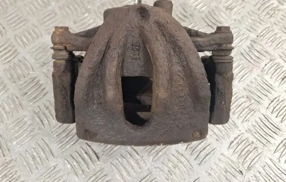Toyota Corolla Verso AR10 Front brake caliper 4775005060