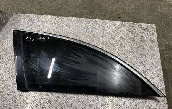 Mercedes-Benz R W251 Rear side window
