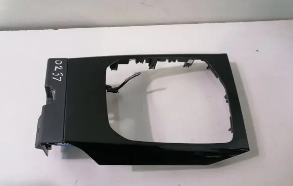 BMW 3 G20 G21 Other center console (tunnel) element 6807239