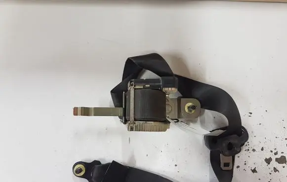 Jaguar S-Type Front seatbelt 33029088