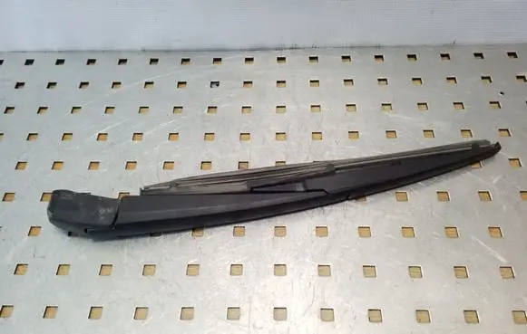 Suzuki Grand Vitara II Rear wiper blade arm