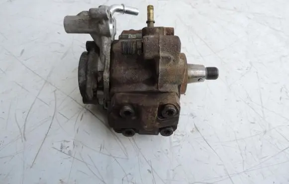 Ford C-MAX II Fuel injection high pressure pump 9676289780 1