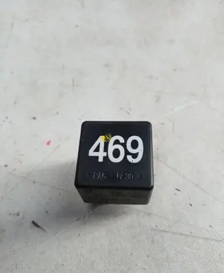Skoda Fabia Mk1 (6Y) Other relay 6Y0906381 9445192