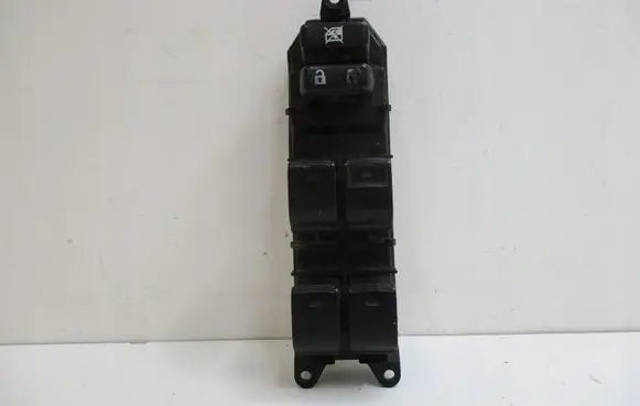 Toyota Hilux (N140, N150, N160, N170) Central console control unit 515220