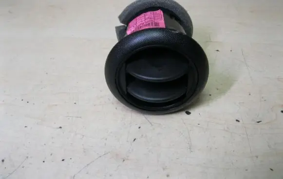 Nissan NV200 Rear air vent grill 68760BJ04D I2080