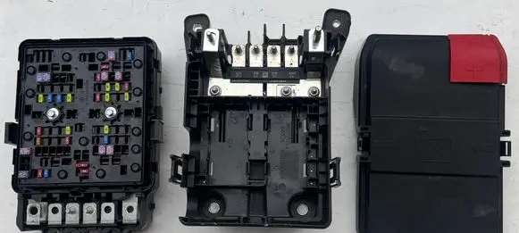 Jeep Grand Cherokee WL Fuse box set 68602404AA 68347011AC
