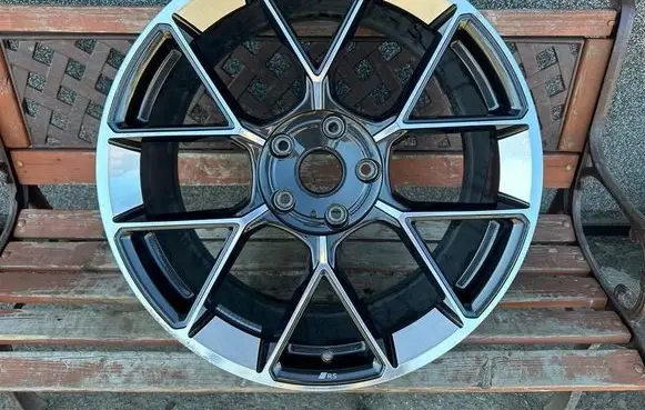Audi E-tron GT R21 alloy rim 