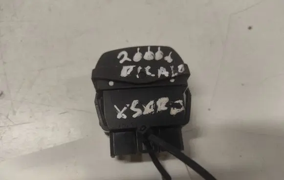 Citroen Xsara Picasso Electric window control switch 22681