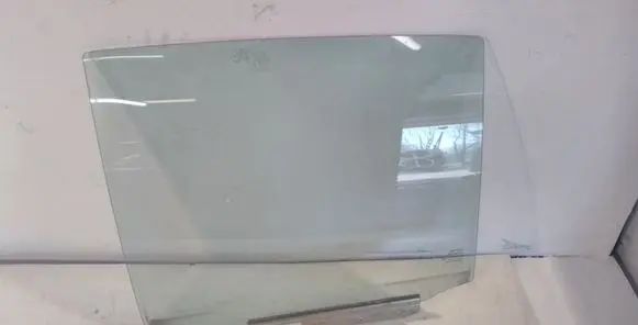Toyota Yaris Rear door window glass