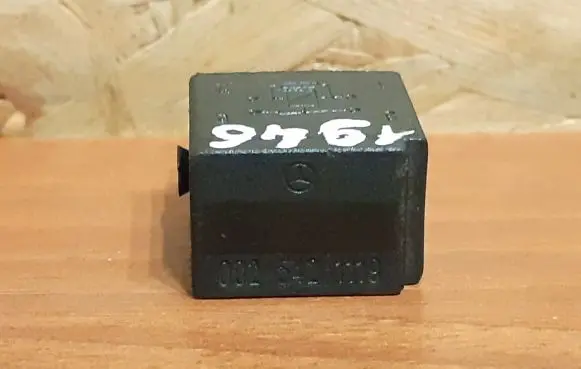 Mercedes-Benz E W211 Other relay 0025421119 4RA00781300