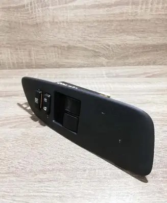 Toyota Auris 150 Electric window control switch 7423102540