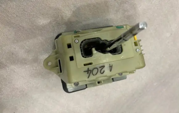 Mercedes-Benz C W204 Gear shifter/selector A2042677524 2042677524