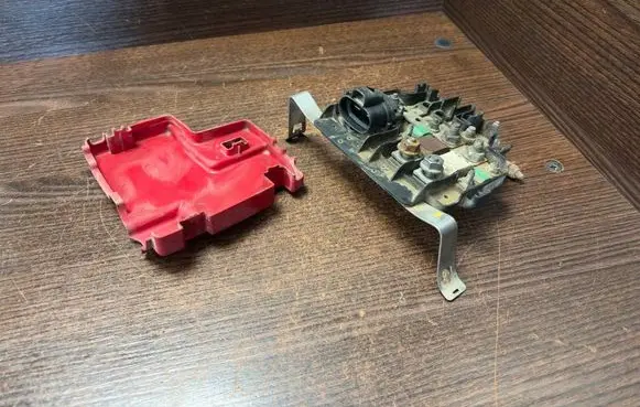 Renault Trafic II (X83) Battery control module 8200463743 93857670