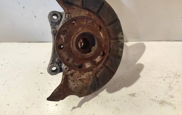 Volkswagen PASSAT B6 Front wheel hub spindle knuckle