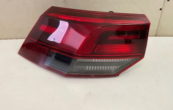 Volkswagen Golf VIII Rear/tail lights 5H0945095C 81970101