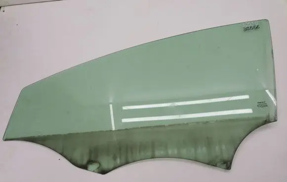 Seat Leon (1P) Front door window glass four-door E143R001582