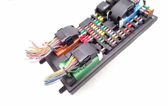 Jaguar XJ X351 Fuse module AW9314F041AE