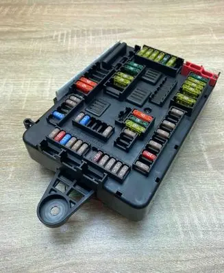 BMW 3 F30 F35 F31 Fuse module 9337880 9337884