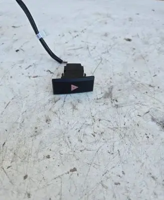 Toyota Prius (XW50) Hazard light switch 15D509