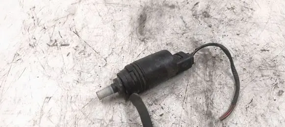 BMW 3 E90 E91 Windscreen/windshield washer pump 8377612