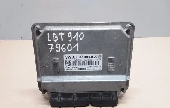 Seat Leon (1P) Engine control unit/module 06A906033JC 5WP40647