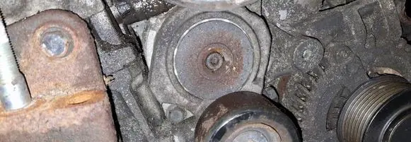 Honda FR-V Generator/alternator belt tensioner