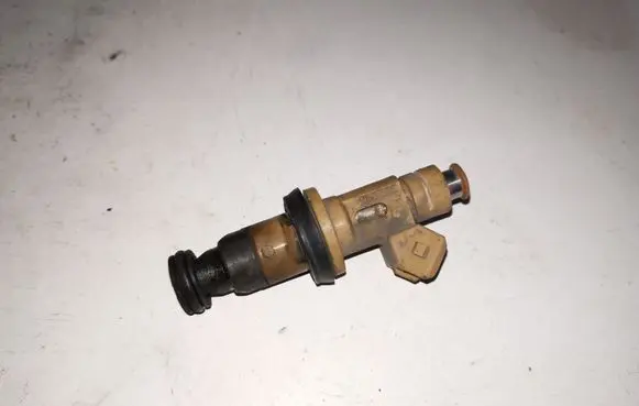 Volvo S80 Fuel injector 9125821
