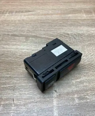 BMW X5 E53 Hazard light switch 8368920