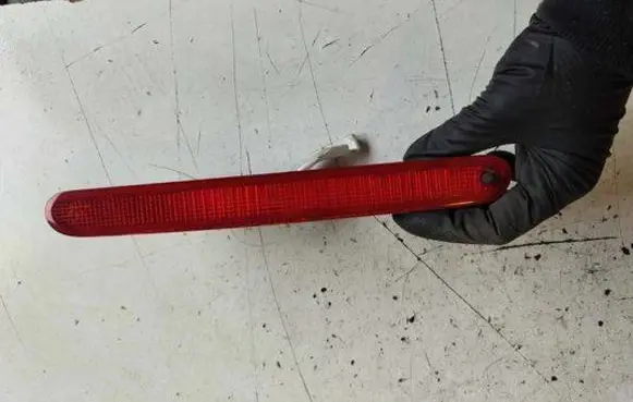 Peugeot Partner Third/center stoplight 9682830180