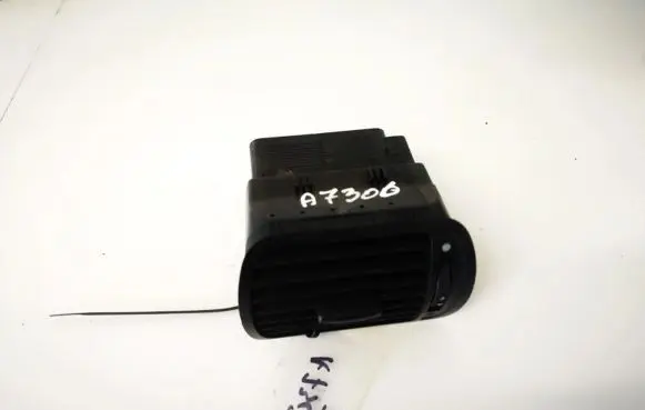 Audi A3 S3 8L Dash center air vent grill 8l0820901