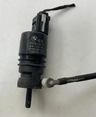 BMW X5 E70 Windscreen/windshield washer pump 6934160 3095102 10833217