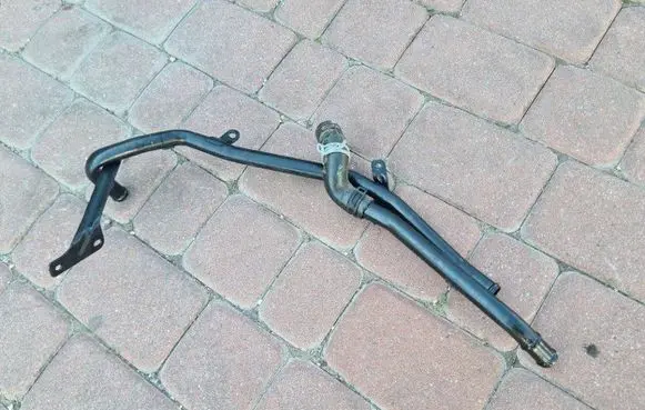 Volkswagen Golf VII Engine coolant pipe/hose 5Q0122157AJ