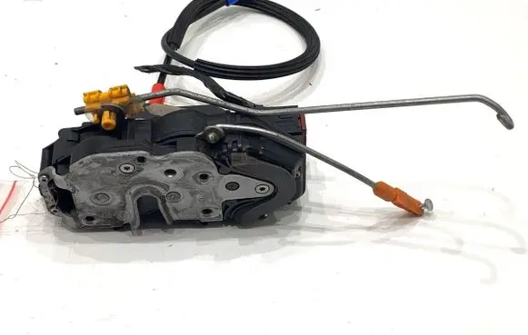 Opel Zafira C Front door lock 13579522