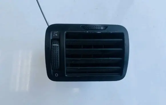 Volkswagen PASSAT B5 Dash center air vent grill 3b0819703a 1841907001