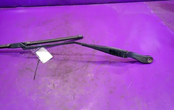 Fiat Doblo Front wiper blade arm