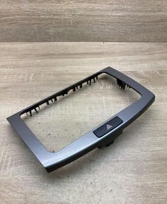 Volkswagen PASSAT B7 Radio/GPS head unit trim 3AA858069F