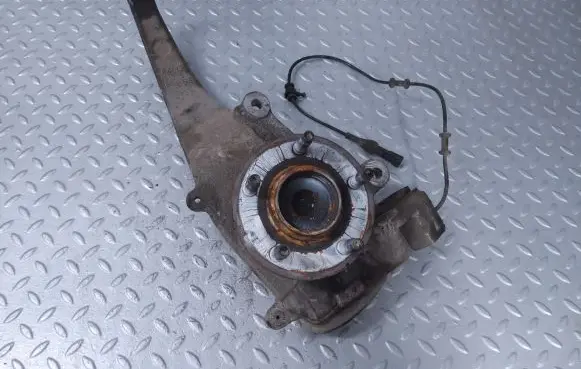 Jaguar XJ X351 Front wheel hub AW933K186AA C2D2610 C2D3285