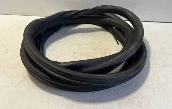 Opel Vivaro Sliding door rubber seal 9808414780