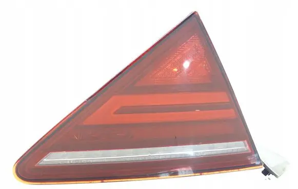 Tailgate rear/tail lights