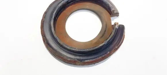 Peugeot 607 Front coil spring rubber mount 9633092380